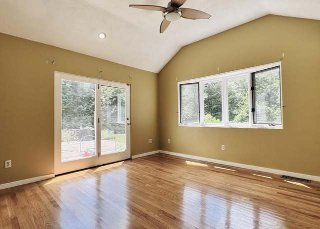 Photo of 7 Oak St, Wayland, MA 01778