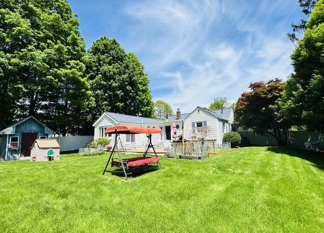 Photo of 7 Oak St, Wayland, MA 01778