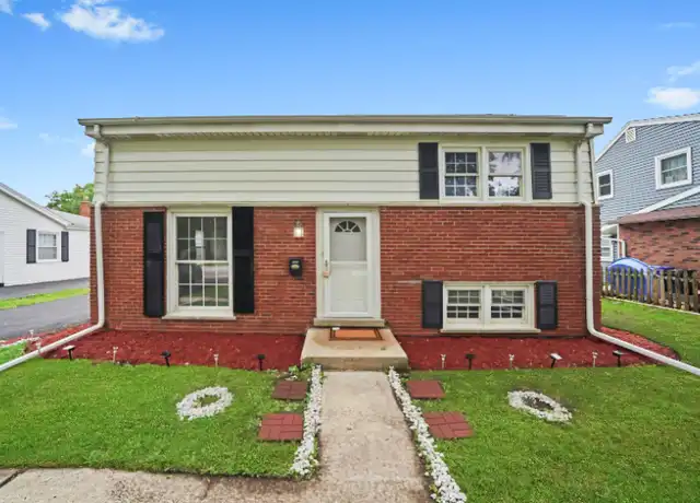 Property at 221 S Park Blvd, Glen Ellyn, IL, 60137, 3 beds, 2 baths, [object Object]