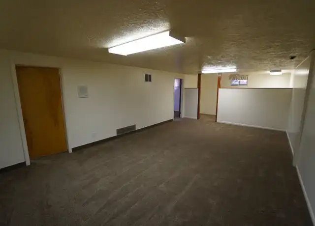 Property at 1030 Peach Dr, Ogden, UT, 84404, 5 beds, 3 baths, [object Object]