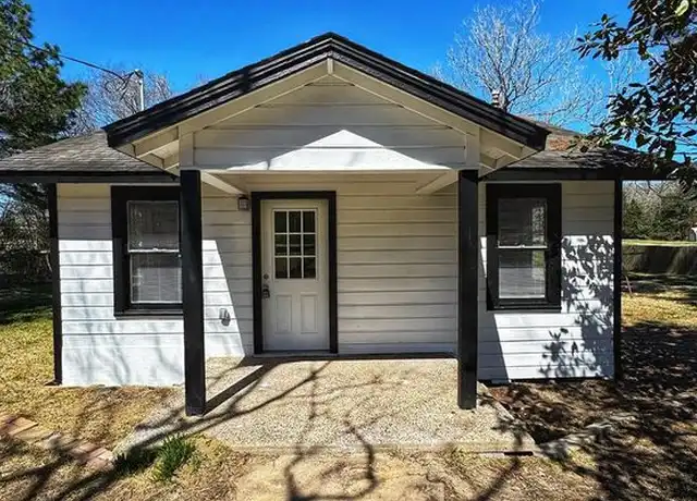 Property at 419 Center St, Livingston, TX, 77351, 3 beds, 1 bath, [object Object]