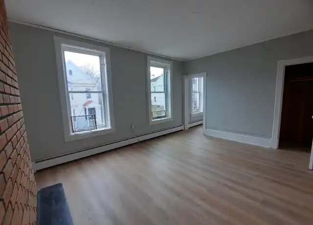 Property at 19 Idlewild Park Unit 7, Watervliet, NY, 12189, 2 beds, 1 bath, [object Object]
