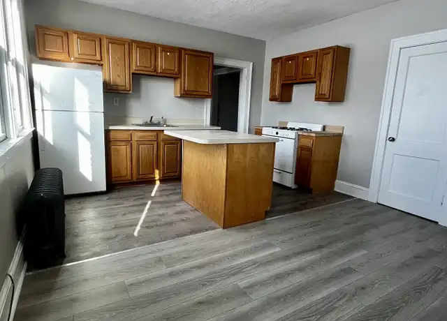 Property at 45-47 School St Unit 3W, Hartford, CT, 06106, 2 beds, 1 bath, [object Object]