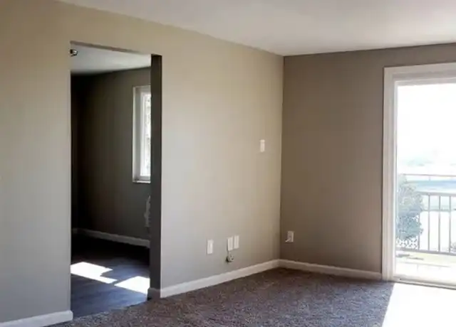 Property at 848 Riverview Ter Unit 104, Dayton, OH, 45402, 1 bed, 1 bath, [object Object]