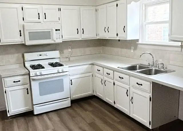 Property at 2326 Euclid Ave Unit 2, Berwyn, IL, 60402, 3 beds, 1 bath, [object Object]