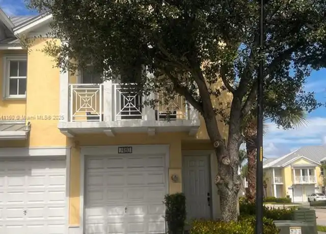 Property at 7480 NW 114th Path, Doral, FL, 33178, 4 beds, 3 baths, [object Object]