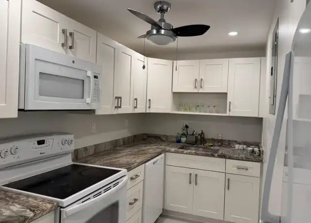 Property at 3000 Riomar St #707, Fort Lauderdale, FL, 33304, 1 bed, 1 bath, [object Object]