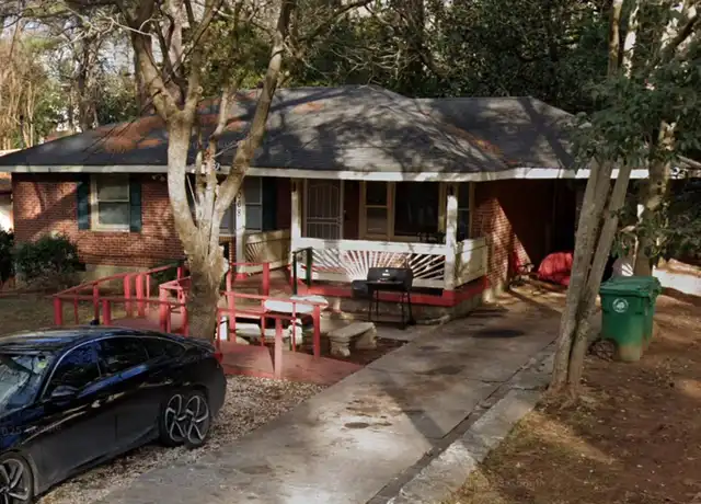 Property at 2068 E Lilac Ln, Decatur, GA, 30032, 3 beds, 1 bath, [object Object]
