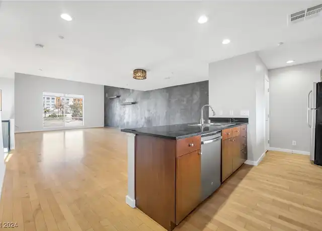 Property at 129 S 11th St, Las Vegas, NV, 89101, 2 beds, 2 baths, [object Object]