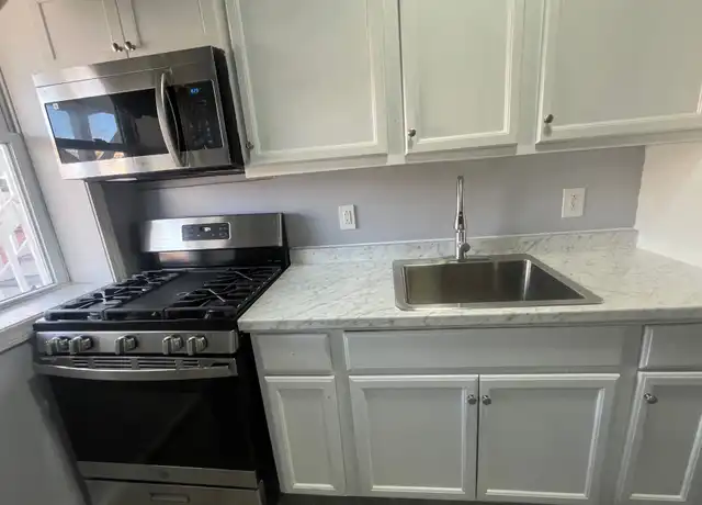 Property at 199 E Main St Unit 4, Waterbury, CT, 06702, 2 beds, 1 bath, [object Object]