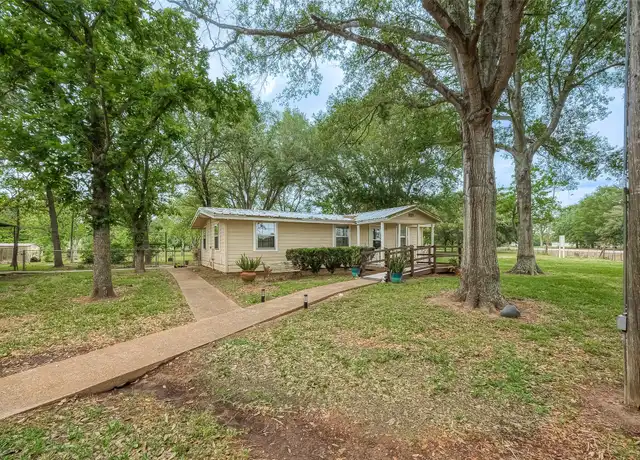 Property at 2520 Richmond St, Needville, TX, 77461, 3 beds, 1 bath, [object Object]