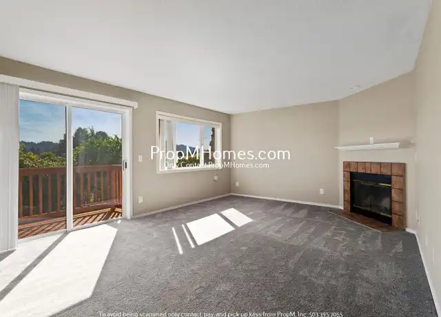 Property at 4484 SE Roethe Rd, Portland, OR, 97267, 2 beds, 1 bath, [object Object]