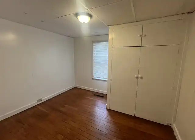 Property at 627 E Isabella Ave, Muskegon, MI, 49442, 3 beds, 1 bath, [object Object]
