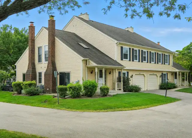 Property at 2628 College Hill Cir, Schaumburg, IL, 60173, 2 beds, 1.5 baths, [object Object]