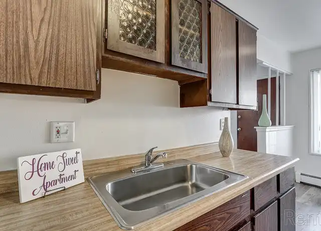 Property at Rochester House Apartments - 2540 Rochester Rd, Royal Oak, MI, 48073, 1-2 bed, 1 bath, [object Object]