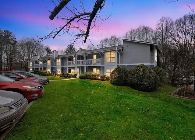 Photo of 2030 Northcliffe Dr, Winston-Salem, NC 27106