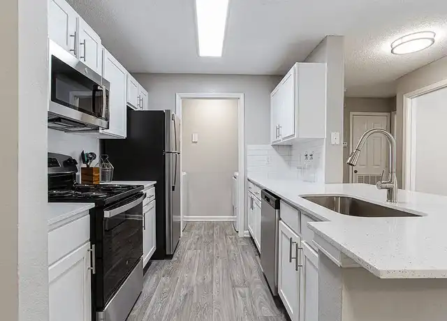 Property at Peaks at Gainesville - 1000 Lenox Park Dr, Gainesville, GA, 30507, 1-3 bed, 1-2 bath, [object Object]