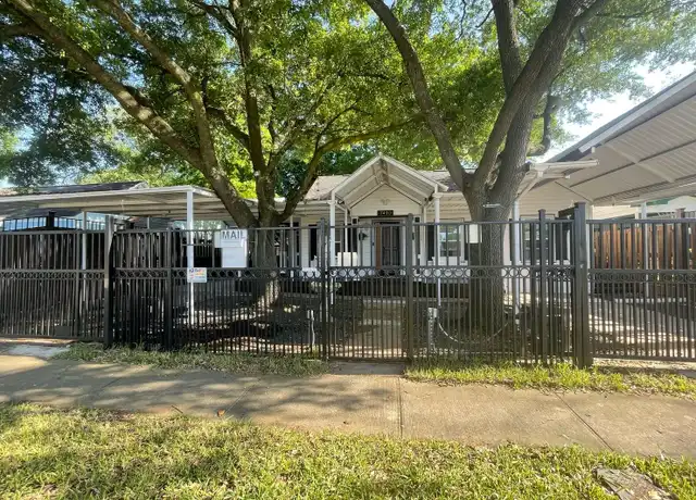Property at 7410 Ilex St Unit Main, Houston, TX, 77012, 1 bed, 1 bath, [object Object]