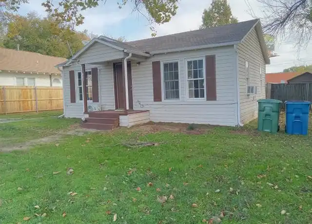 Property at 807 Chestnut St, Aubrey, TX, 76227, 2 beds, 1 bath, [object Object]