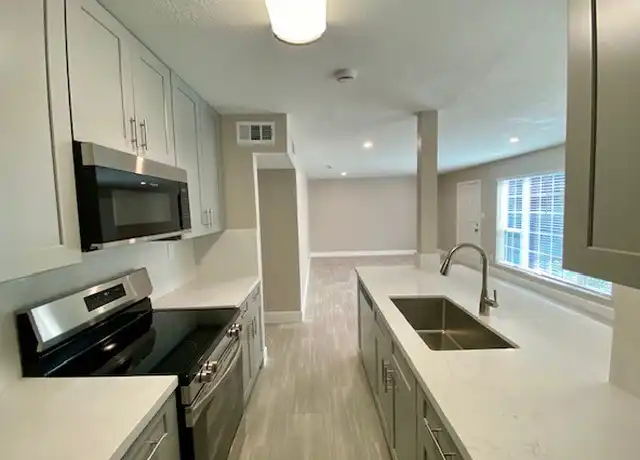 Property at 2121 Fountain View Dr #93, Houston, TX, 77057, 2 beds, 2 baths, [object Object]