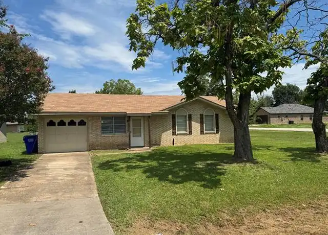 Property at 606 E Broad St, Forney, TX, 75126, 3 beds, 1.5 baths, [object Object]