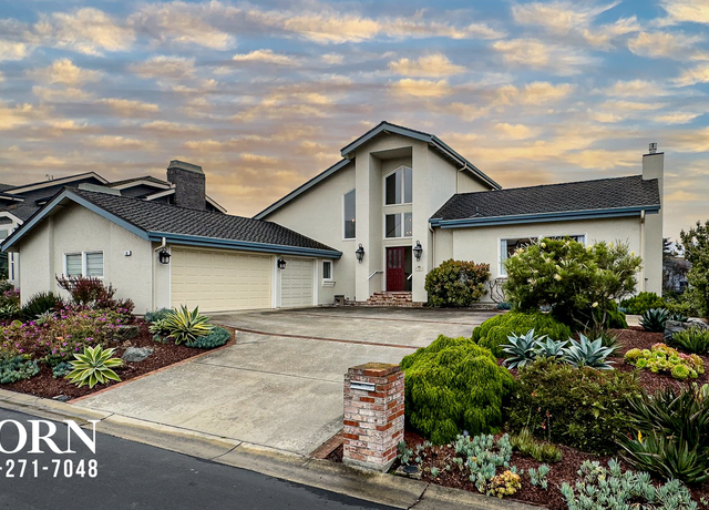 Photo of 32 Fairway Pl, Half Moon Bay, CA 94019