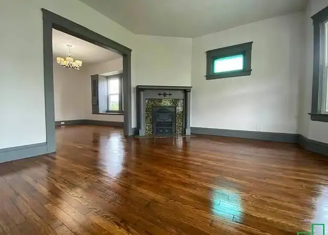 Property at 2054 W 91st St Unit UP, Cleveland, OH, 44102, 2 beds, 1 bath, [object Object]