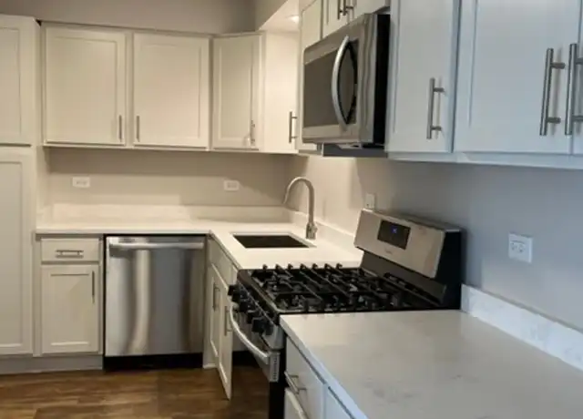 Property at 84 W Belvidere Rd Unit 84-301 Belv, Grayslake, IL, 60030, 2 beds, 1 bath, [object Object]