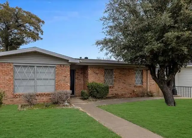 Property at 1442 Bonnie View Rd, Dallas, TX, 75203, 4 beds, 2 baths, [object Object]
