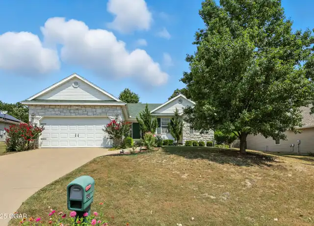 Property at 1923 Elm Dr, Joplin, MO, 64801, 3 beds, 2 baths, [object Object]