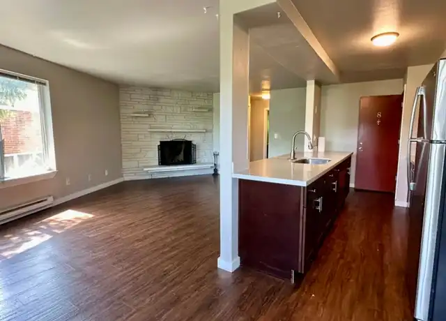 Property at 2517 Thorndyke Ave W Unit 01, Seattle, WA, 98199, 1 bed, 1 bath, [object Object]