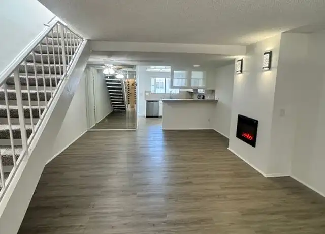 Property at 2715 Abbot Kinney Blvd Unit 15, Venice, CA, 90291, 2 beds, 1.5 baths, [object Object]