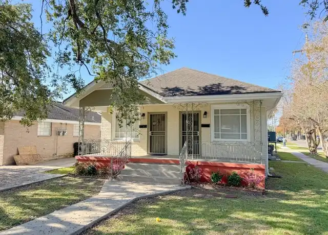 Property at 3640 Elysian Fields Ave, New Orleans, LA, 70122, 2 beds, 1 bath, [object Object]