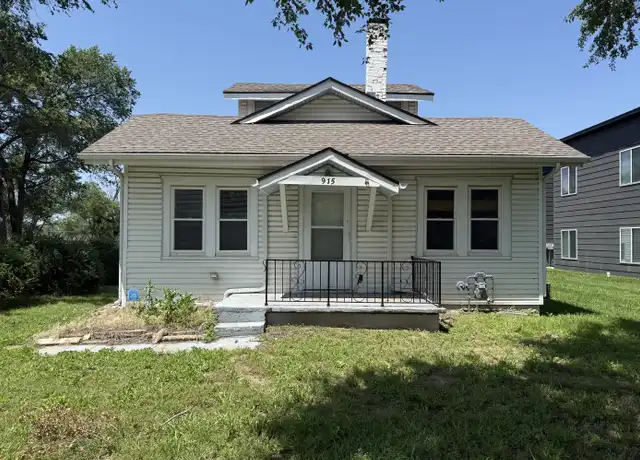 Property at 915 N Hoover Ave, Wichita, KS, 67212, 2 beds, 1 bath, [object Object]