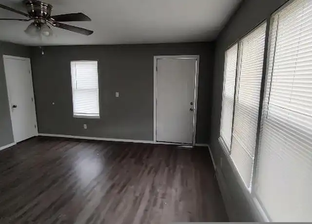 Property at 1842 NW 12th St, Oklahoma City, OK, 73106, 1 bed, 1 bath, [object Object]