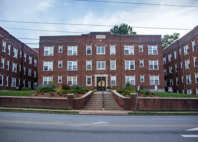 Property at Gray Court Apartments - 450 N Broad St, Winston Salem, NC, 27101, 1 bed, 1 bath, [object Object]