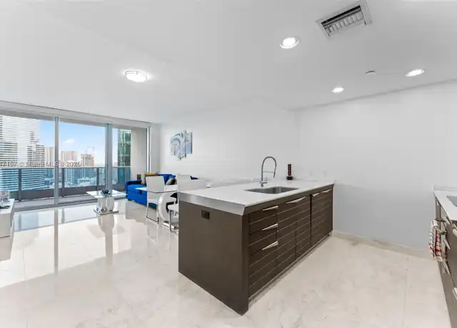 Property at 200 Biscayne Boulevard Way #3312, Miami, FL, 33131, 1 bed, 1.5 baths, [object Object]