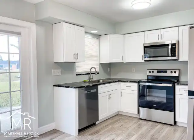 Property at 1215 NE 8th Ter, Cape Coral, FL, 33909, 2 beds, 1 bath, [object Object]