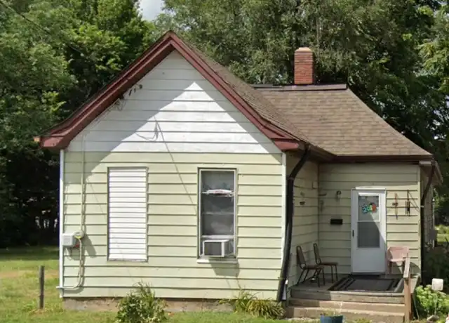Property at 2201 W Starr St, Peoria, IL, 61605, 4 beds, 1 bath, [object Object]