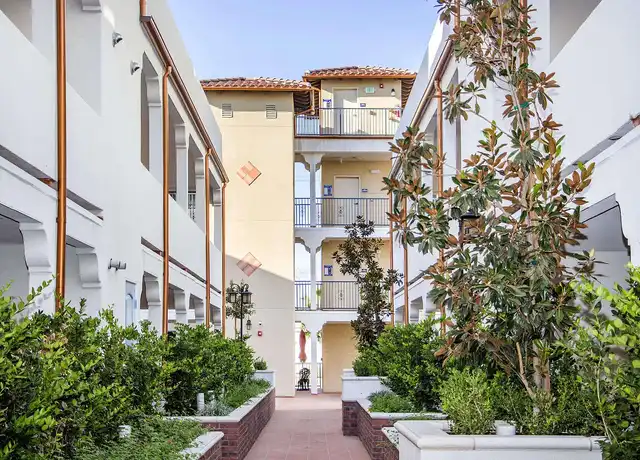 Property at Le Blanc Apartments - 21501 Roscoe Blvd, Canoga Park, CA, 91304, 2 beds, 2 baths, [object Object]