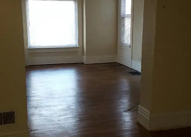 Property at 1108 W 5th St Unit 1, Waterloo, IA, 50702, 2 beds, 1 bath, [object Object]