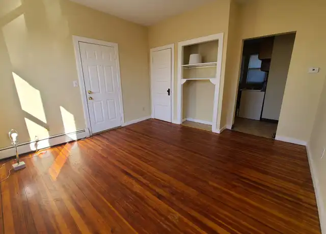 Property at 80 Orange St Unit 3S, Hartford, CT, 06106, 2 beds, 1 bath, [object Object]