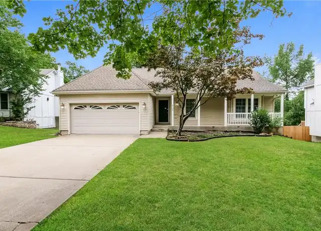 Property at 8123 Lichtenauer Dr, Lenexa, KS, 66219, 4 beds, 3 baths, [object Object]