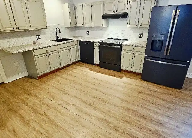 Property at 5 Carver St Unit B, Nashua, NH, 03064, 2 beds, 1 bath, [object Object]