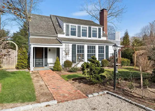Property at 393 Hill St, Southampton, NY, 11968, 3 beds, 2 baths, [object Object]