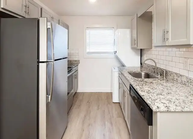 Photo of 856 Park Brook Trl, Birmingham, AL 35215