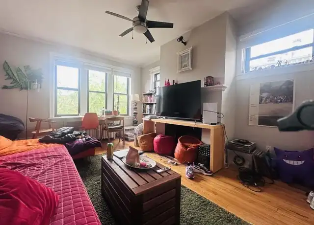 Property at 635 W Roscoe St, Chicago, IL, 60657, 2 beds, 1 bath, [object Object]