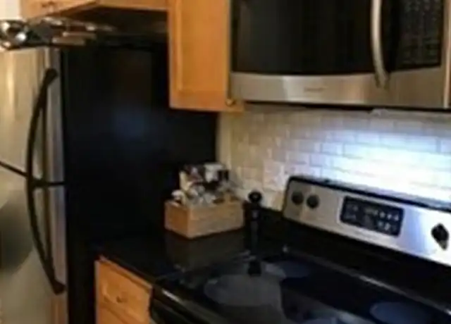 Property at 725 9th Ave S #108, Kirkland, WA, 98033, 2 beds, 1 bath, [object Object]