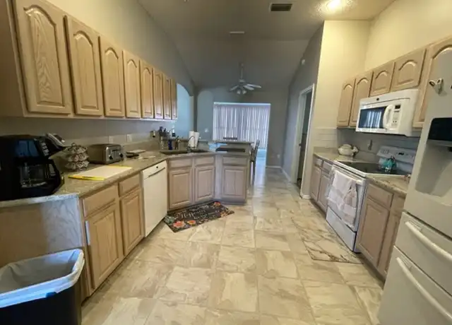 Property at 2002 Salinas Ave, Lady Lake, FL, 32159, 3 beds, 2 baths, [object Object]