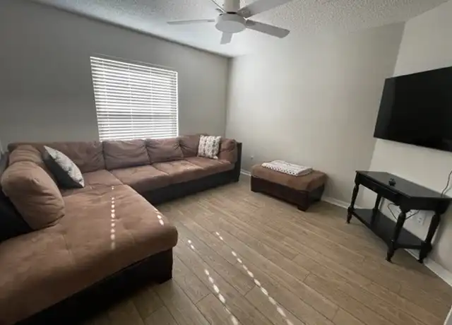 Property at 2002 Salinas Ave, Lady Lake, FL, 32159, 3 beds, 2 baths, [object Object]